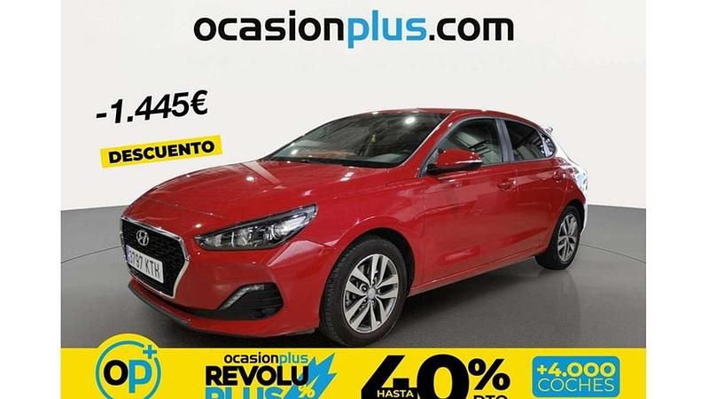 Usado Hyundai i30 120 CV (88 kW) 2019 Rojo Utilitario