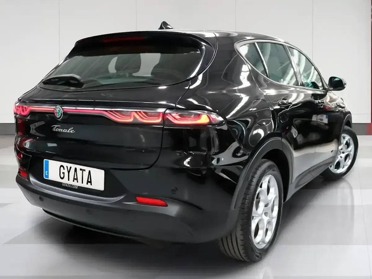 Usado Alfa Romeo Tonale Sprint 130 CV (95 kW) 2023 Negro SUV
