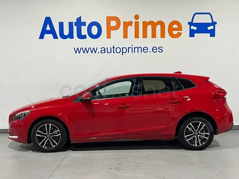 Usado Volvo V40 Kinetic 120 CV (88 kW) 2017 Rojo Berlina