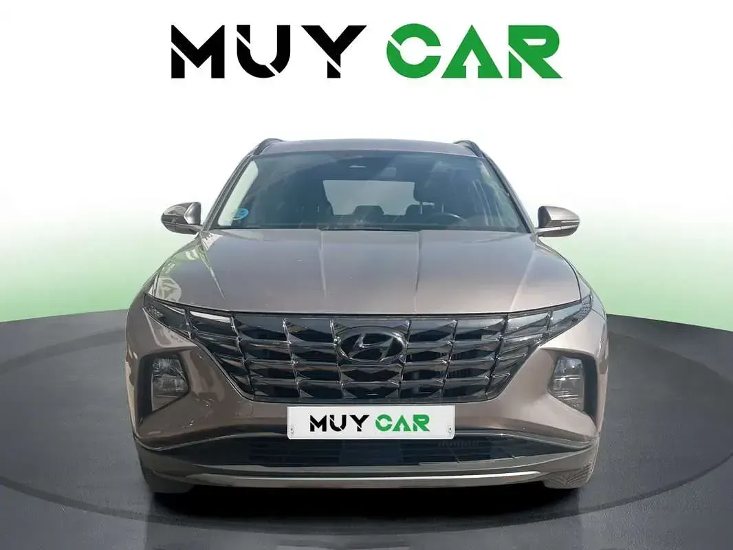 Usado Hyundai Tucson Style 136 CV (100 kW) 2023 Marrón SUV