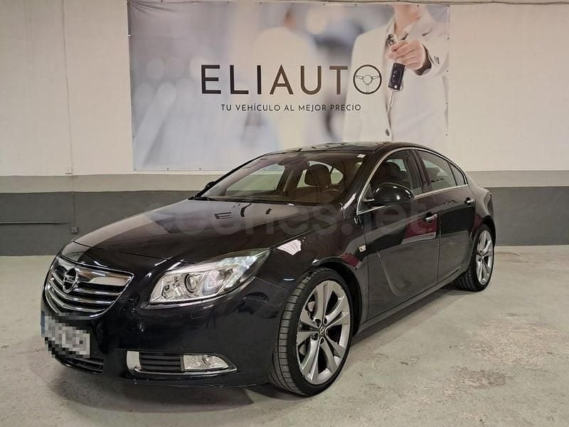 Usado Opel Insignia Edition 140 CV (102 kW) 2011 Negro Berlina