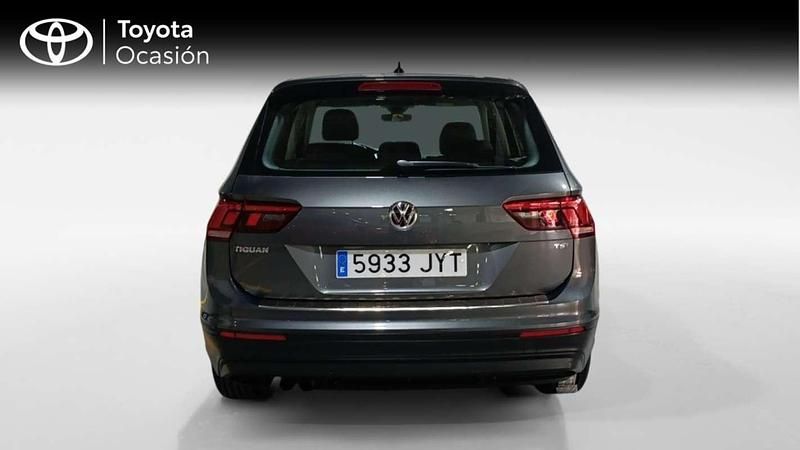 Usado VW Tiguan Edition 125 CV (91 kW) 2017 Gris SUV