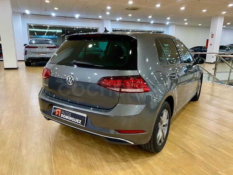 Usado VW Golf VII Advance 116 CV (85 kW) 2019 Gris / plata Berlina