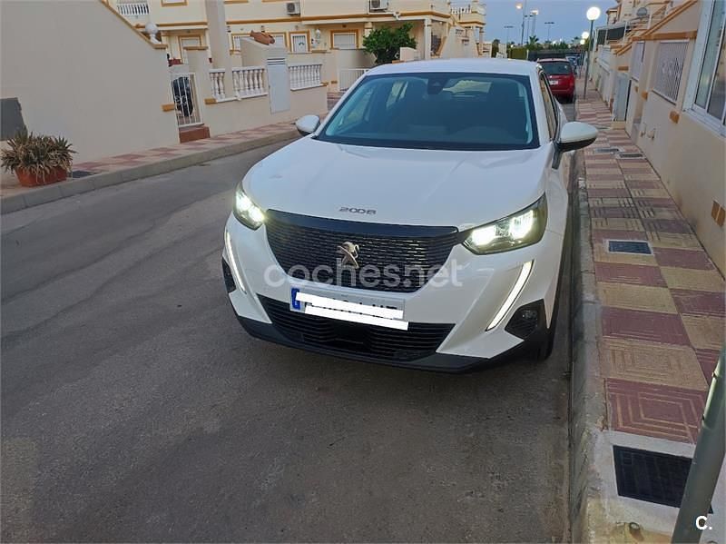 Usado Peugeot 2008 Active 110 CV (80 kW) 2021 Blanco SUV