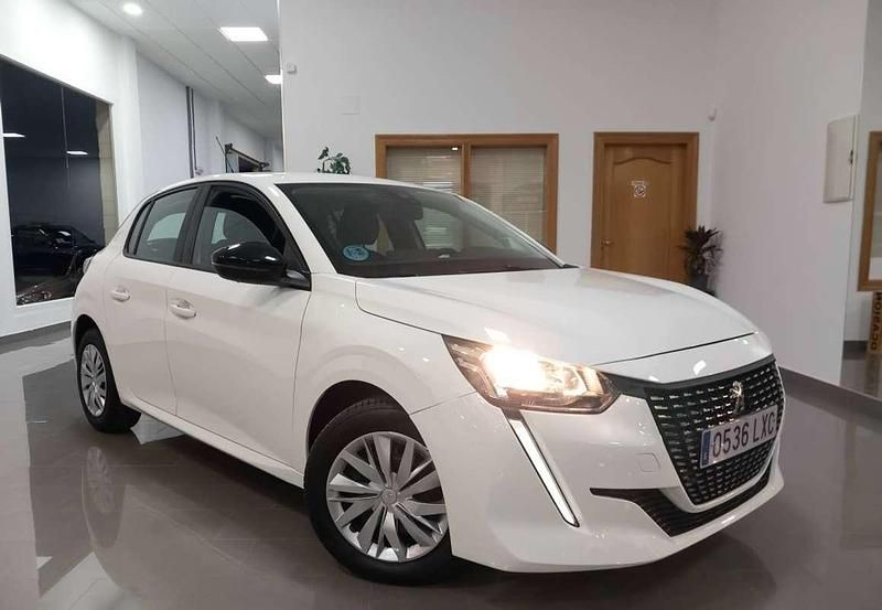 Blanco Usado 2022 Peugeot 208 Active Utilitario | 13.500 € (Precio justo) - Imagen 1/4