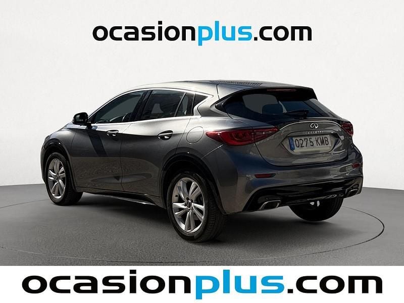 Usado Infiniti Q30 Premium 109 CV (80 kW) 2018 Gris / plata Berlina