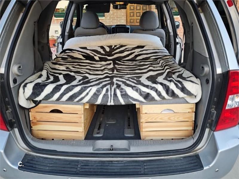 Usado Kia Carnival 185 CV (136 kW) 2010 Gris / plata Monovolumen