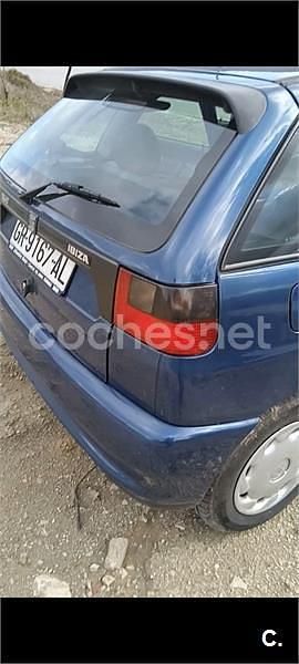 Usado Seat Ibiza 60 CV (44 kW) 1997 Azul Utilitario