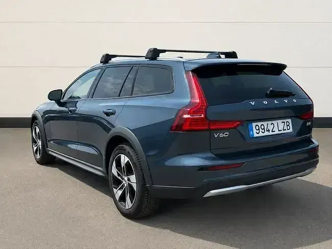 Usado Volvo V60 CC Core 197 CV (144 kW) 2022 Azul Familiar