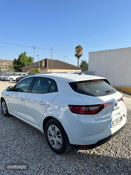 Usado Renault Mégane IV Business 115 CV (84 kW) 2019 Blanco Berlina