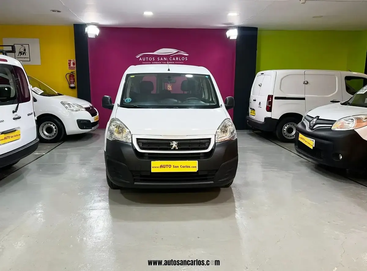 Usado Peugeot Partner Tepee Access 75 CV (55 kW) 2018 Blanco Monovolumen