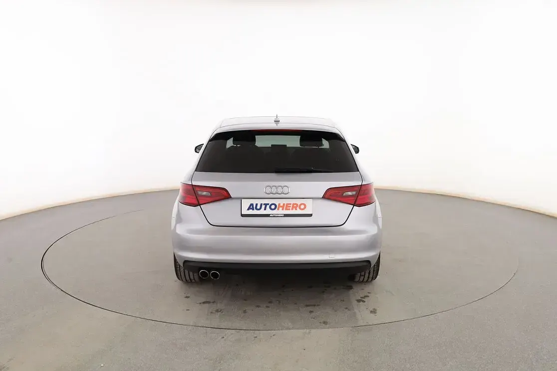 Usado Audi A3 Sportback Ambition 150 CV (110 kW) 2015 Gris Utilitario