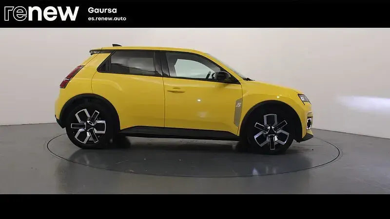 Usado Renault 5 E-Tech Techno 88 kW (120 CV) 2025 Amarillo Berlina