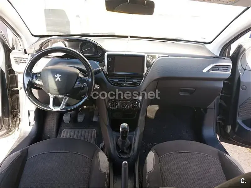 Usado Peugeot 208 Style 82 CV (60 kW) 2016 Gris / plata Utilitario