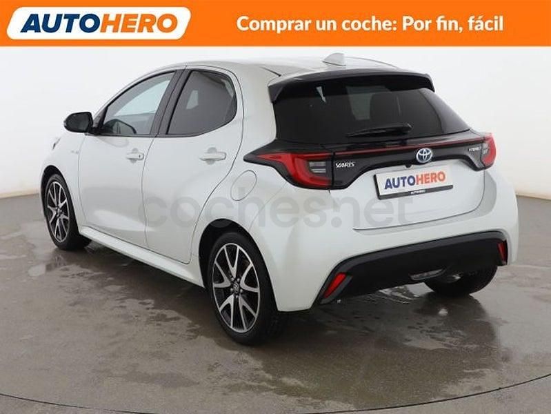 Usado Toyota Yaris Hybrid Style 116 CV (85 kW) 2021 Blanco Berlina