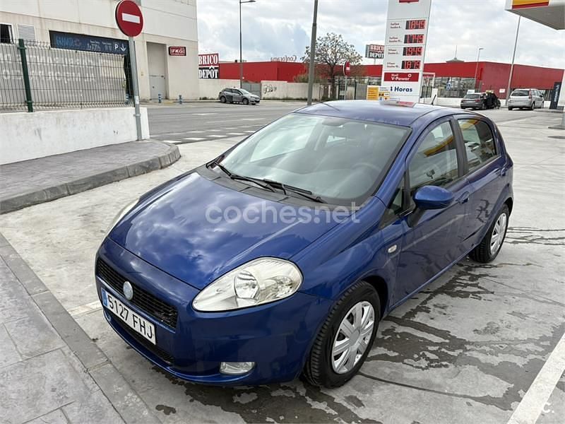 Usado Fiat Punto Dynamic 70 CV (51 kW) 2007 Azul Utilitario