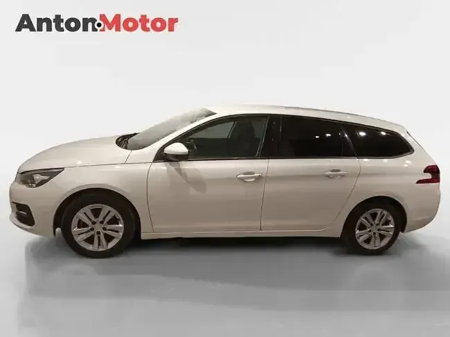 Usado Peugeot 308 SW Active 130 CV (95 kW) 2020 Blanco Familiar