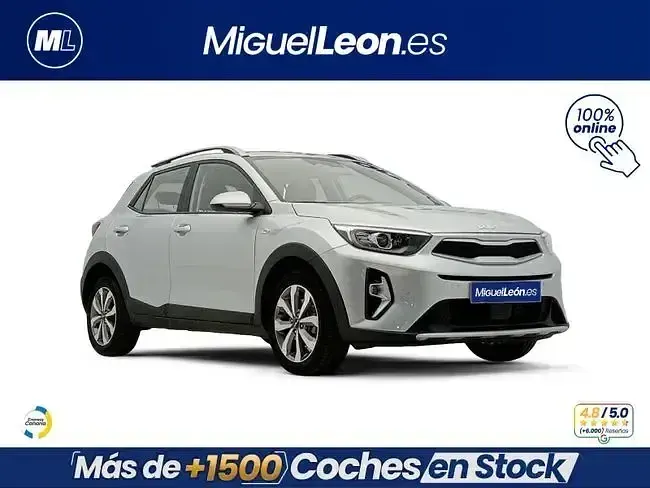 Usado Kia Stonic 100 CV (73 kW) 2025 Gris / plata SUV