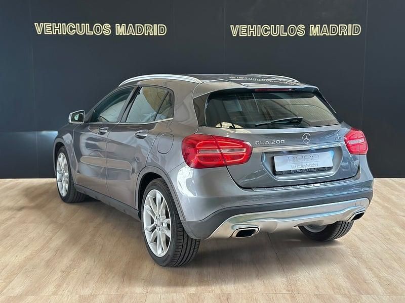 Usado Mercedes GLA200 Urban 136 CV (100 kW) 2014 Gris / plata SUV