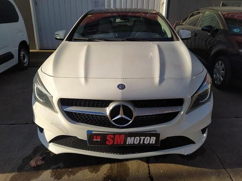 Usado Mercedes CLA220 Urban 170 CV (125 kW) 2014 Blanco Berlina