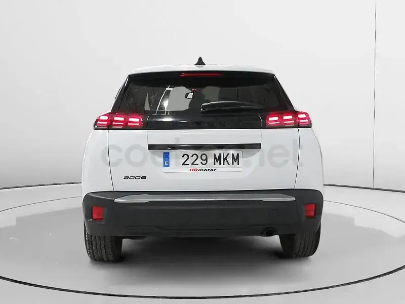 Usado Peugeot 2008 Active 100 CV (73 kW) 2023 Blanco SUV