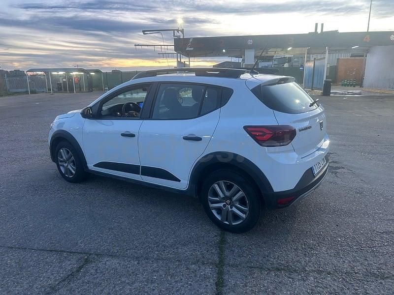 Usado Dacia Sandero Essentiel 100 CV (73 kW) 2021 Blanco Berlina
