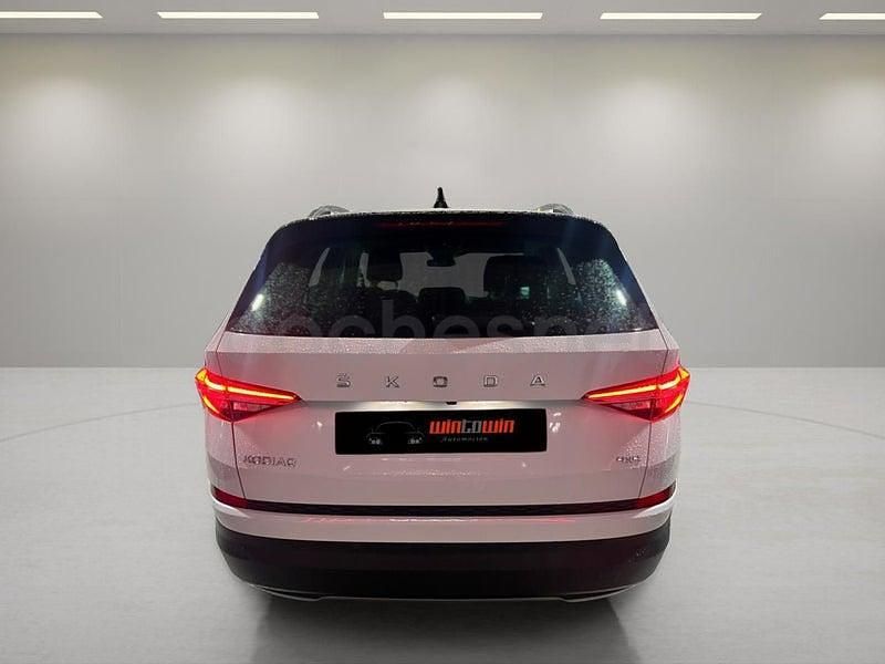 Usado Skoda Karoq Style 150 CV (110 kW) 2022 Blanco SUV