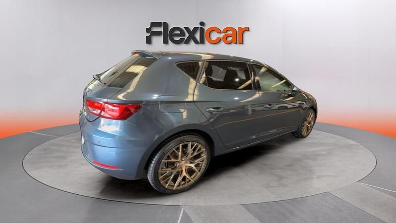 Używany Seat Leon Style 115 KM (84 kW) 2020 Szary Sedan/Limuzyna