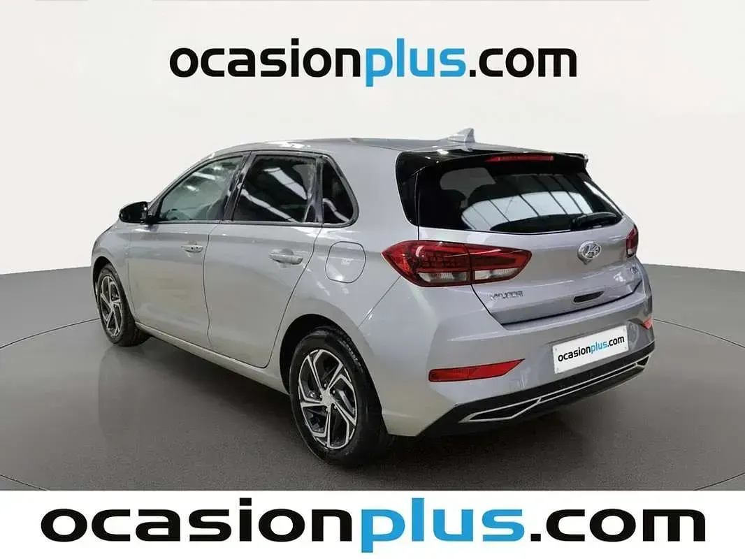 Usado Hyundai i30 120 CV (88 kW) 2022 Gris Utilitario