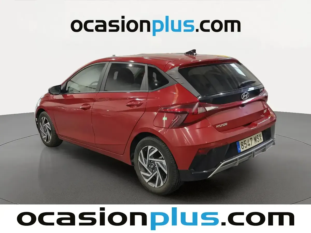 Usado Hyundai i20 100 CV (73 kW) 2024 Rojo Utilitario