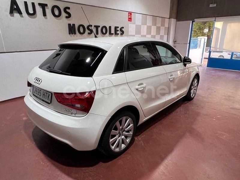 Usado Audi A1 Sportback Ambition 90 CV (66 kW) 2013 Blanco Utilitario