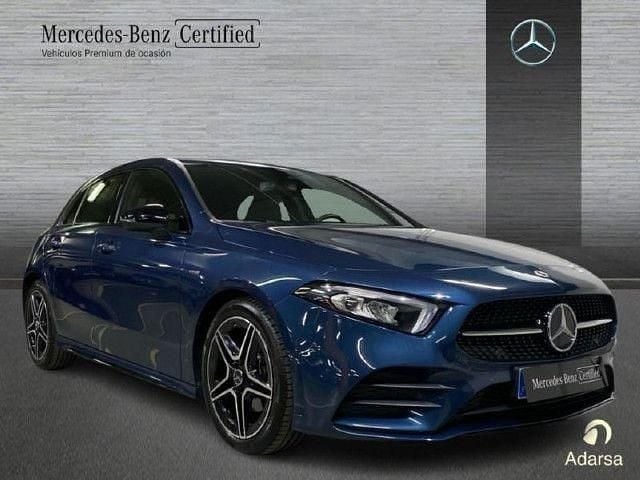 Usado Mercedes A180 116 CV (85 kW) 2022 Azul denim Berlina