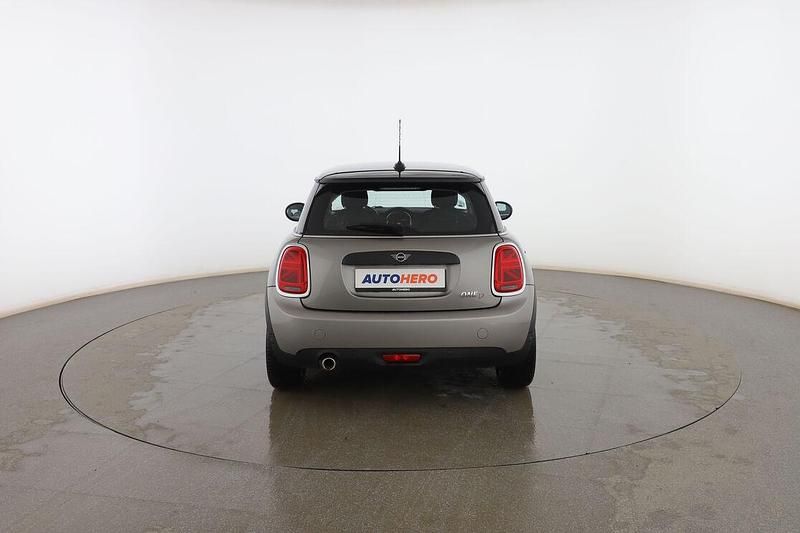 Usado Mini One D 95 CV (69 kW) 2019 Gris Utilitario
