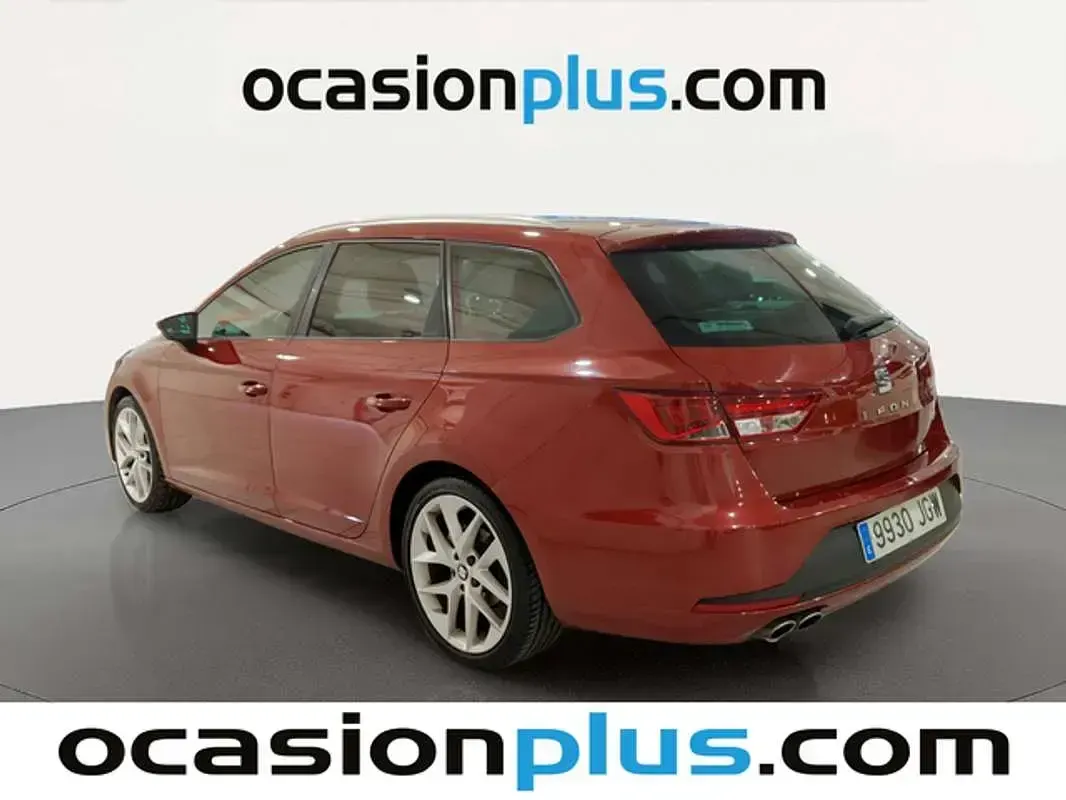 Usado Seat Leon ST FR 150 CV (110 kW) 2015 Rojo Familiar