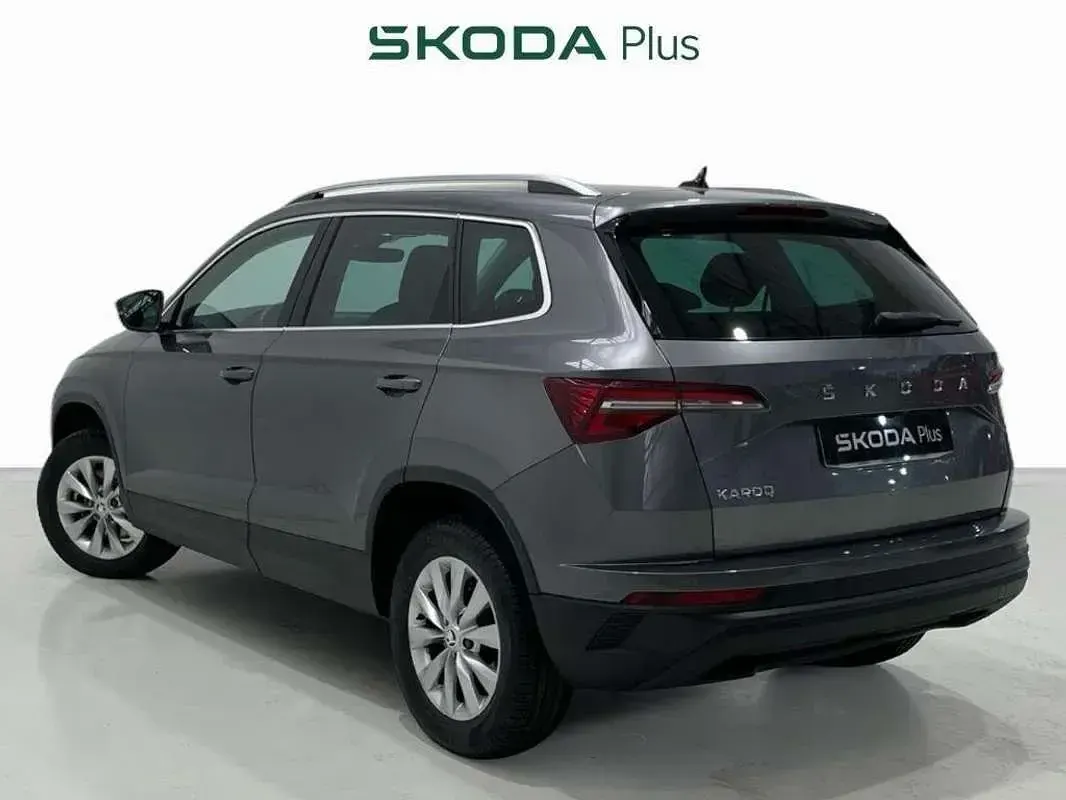 Usado Skoda Karoq Ambition 150 CV (110 kW) 2022 Gris SUV