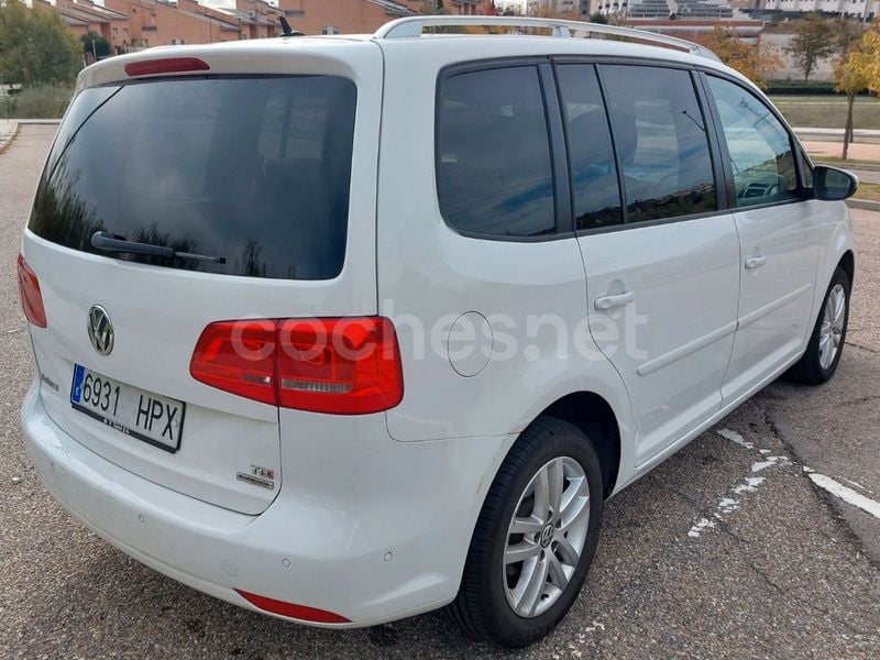 Usado VW Touran Advance 105 CV (77 kW) 2013 Blanco Monovolumen