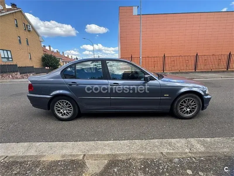 Usado BMW 320 136 CV (100 kW) 2002 Gris / plata Berlina