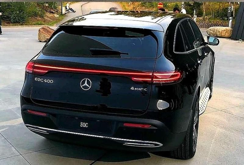 Usado Mercedes EQC400 300 kW (408 CV) 2021 Negro SUV