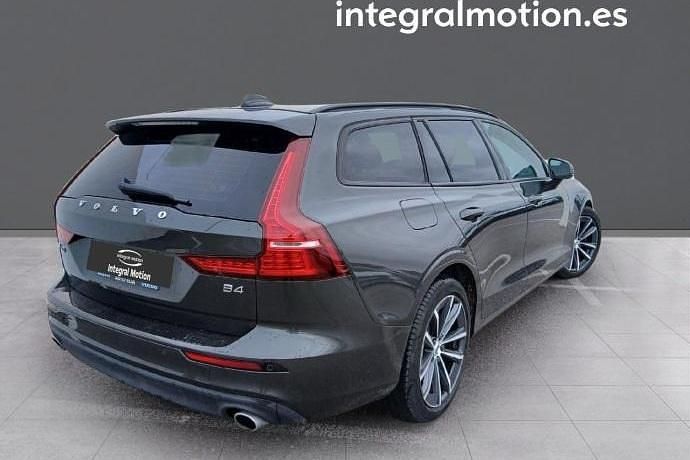 Usado Volvo V60 Momentum 197 CV (144 kW) 2022 Familiar