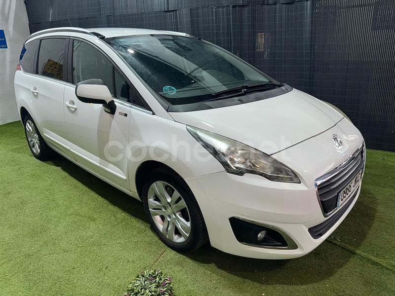 Blanco Usado 2015 Peugeot 5008 Active Monovolumen | 8500 € (Precio justo) - Imagen 1/4
