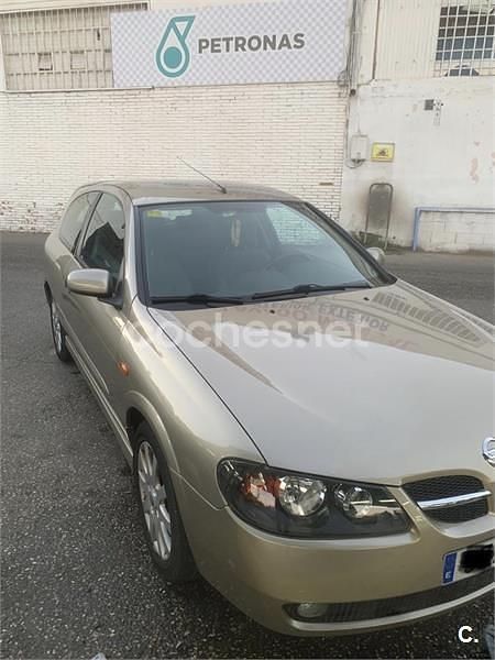 Usado Nissan Almera Tekna 136 CV (100 kW) 2004 Beige Berlina