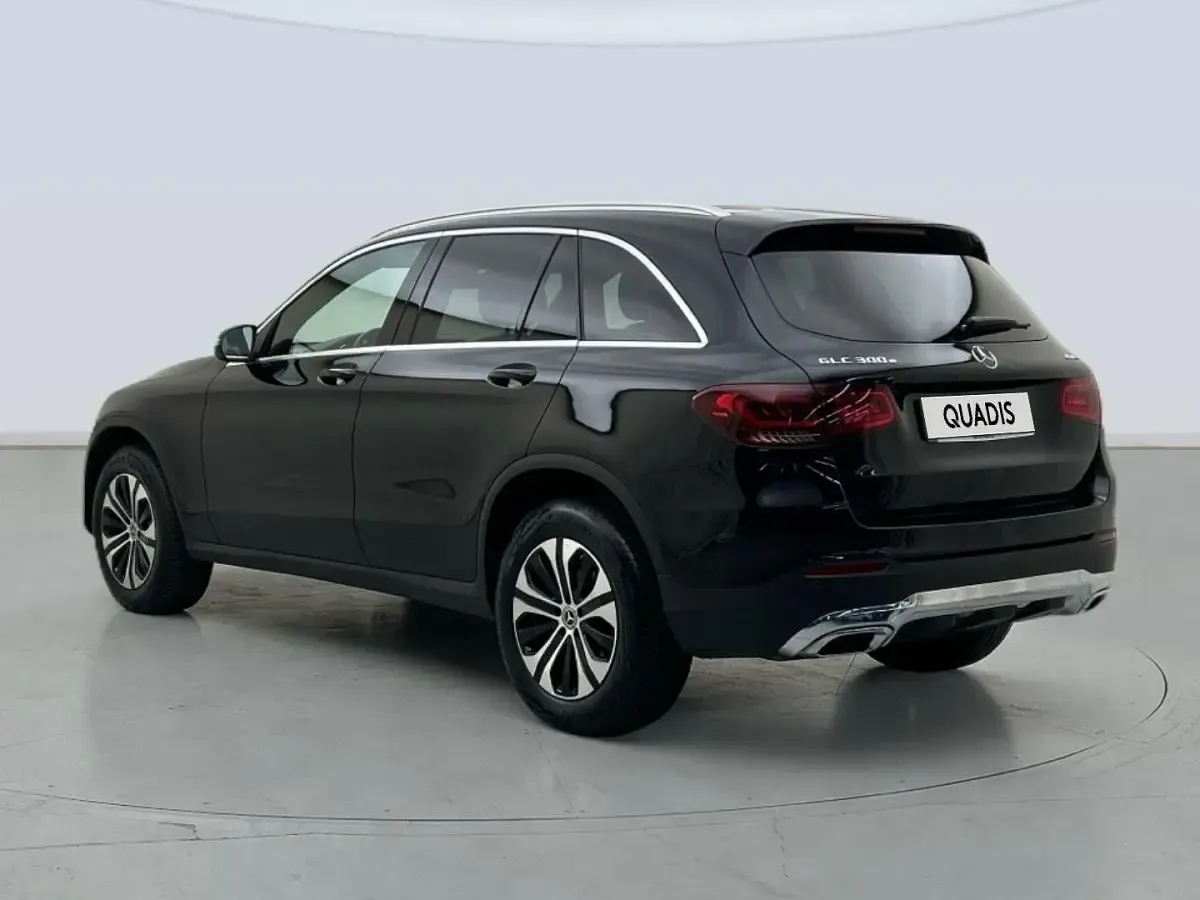 Usado Mercedes GLC300e 320 CV (235 kW) 2022 Negro SUV