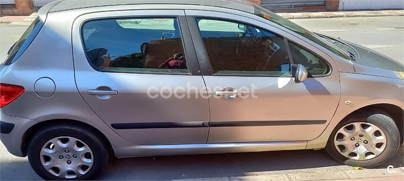 Usado Peugeot 307 110 CV (80 kW) 2006 Beige Berlina