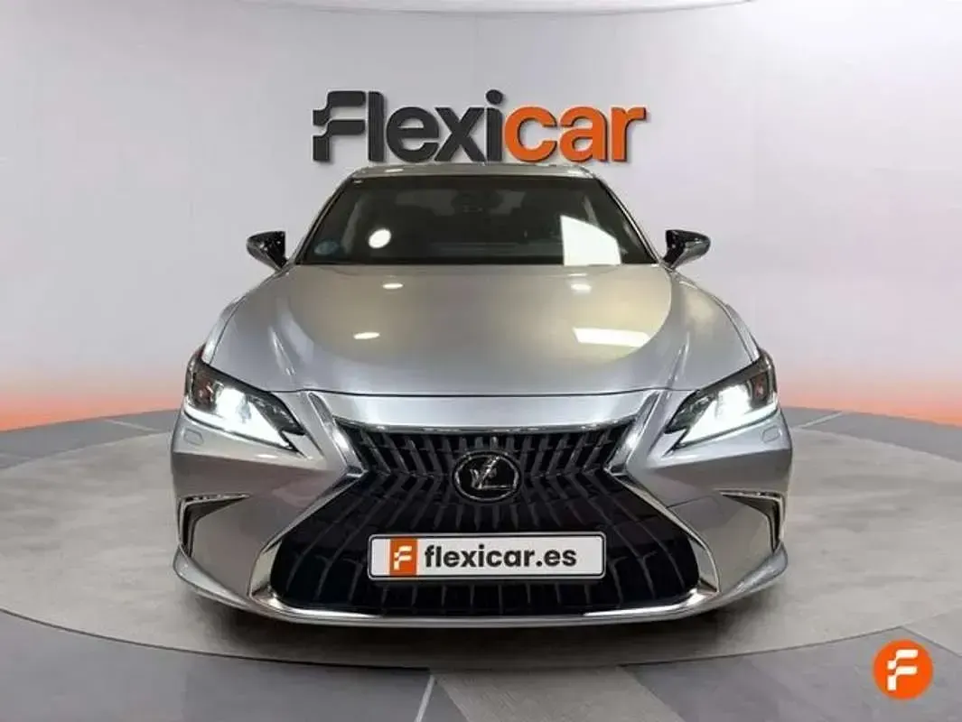 Usado Lexus ES300 Luxury Line 218 CV (160 kW) 2024 Gris Berlina