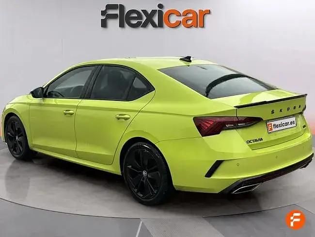 Usado Skoda Octavia RS 200 CV (147 kW) 2020 Amarillo