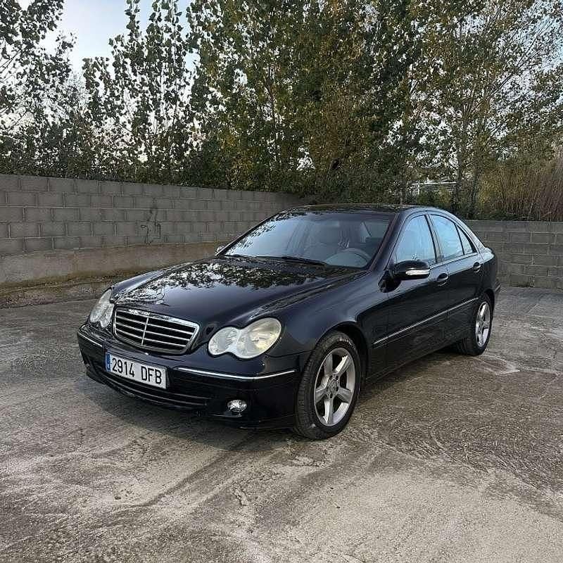 Negro Usado 2004 Mercedes C220 Avantgarde Berlina | 2900 € - Imagen 1/4