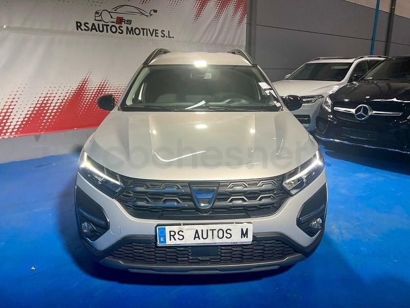 Usado Dacia Jogger 110 CV (80 kW) 2023 Gris / plata Monovolumen