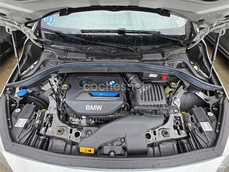 Usado BMW 225 Active Tourer iPerformance 224 CV (164 kW) 2019 Blanco Monovolumen