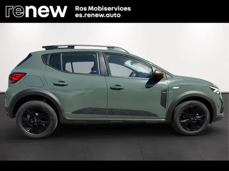Usado Dacia Sandero Extreme 100 CV (73 kW) 2025 Verde Berlina