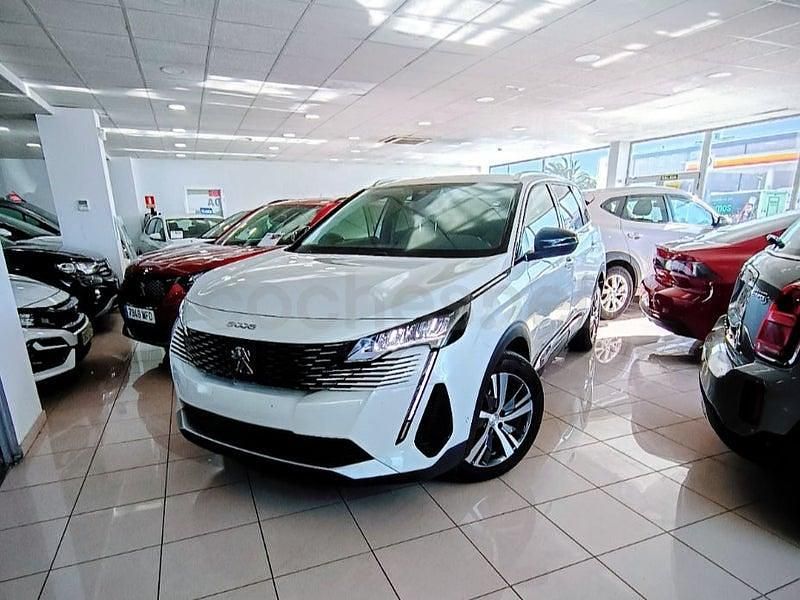 Usado Peugeot 5008 Allure 130 CV (95 kW) 2022 Blanco SUV